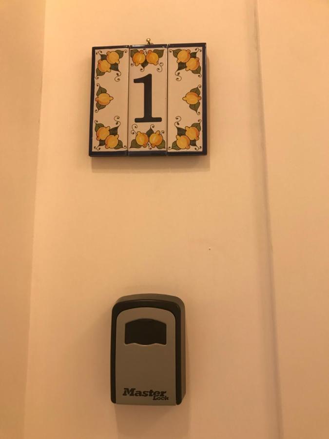Agora Singola Con Bagno Privato Adiacente Bed & Breakfast Naples Exterior photo