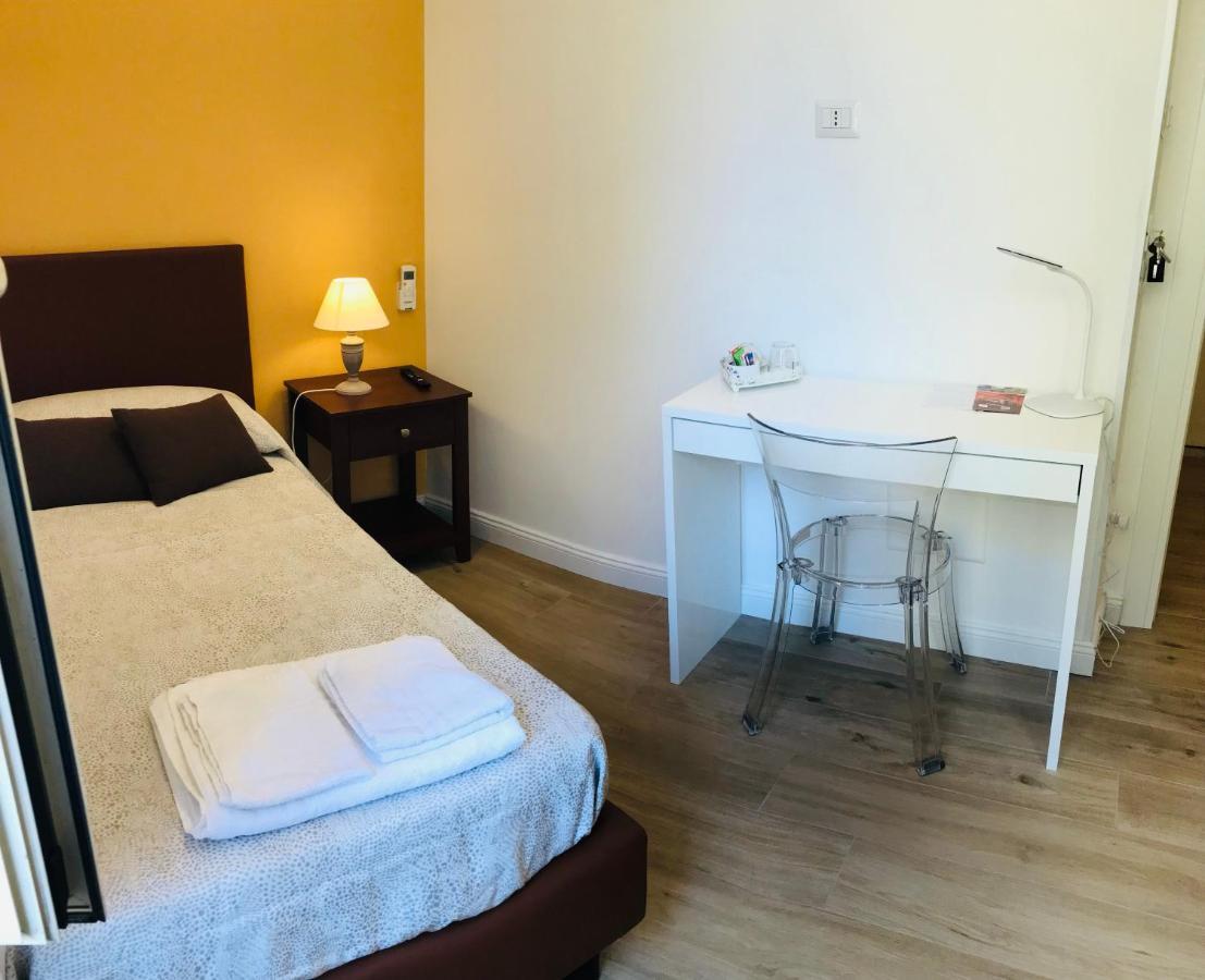 Agora Singola Con Bagno Privato Adiacente Bed & Breakfast Naples Exterior photo